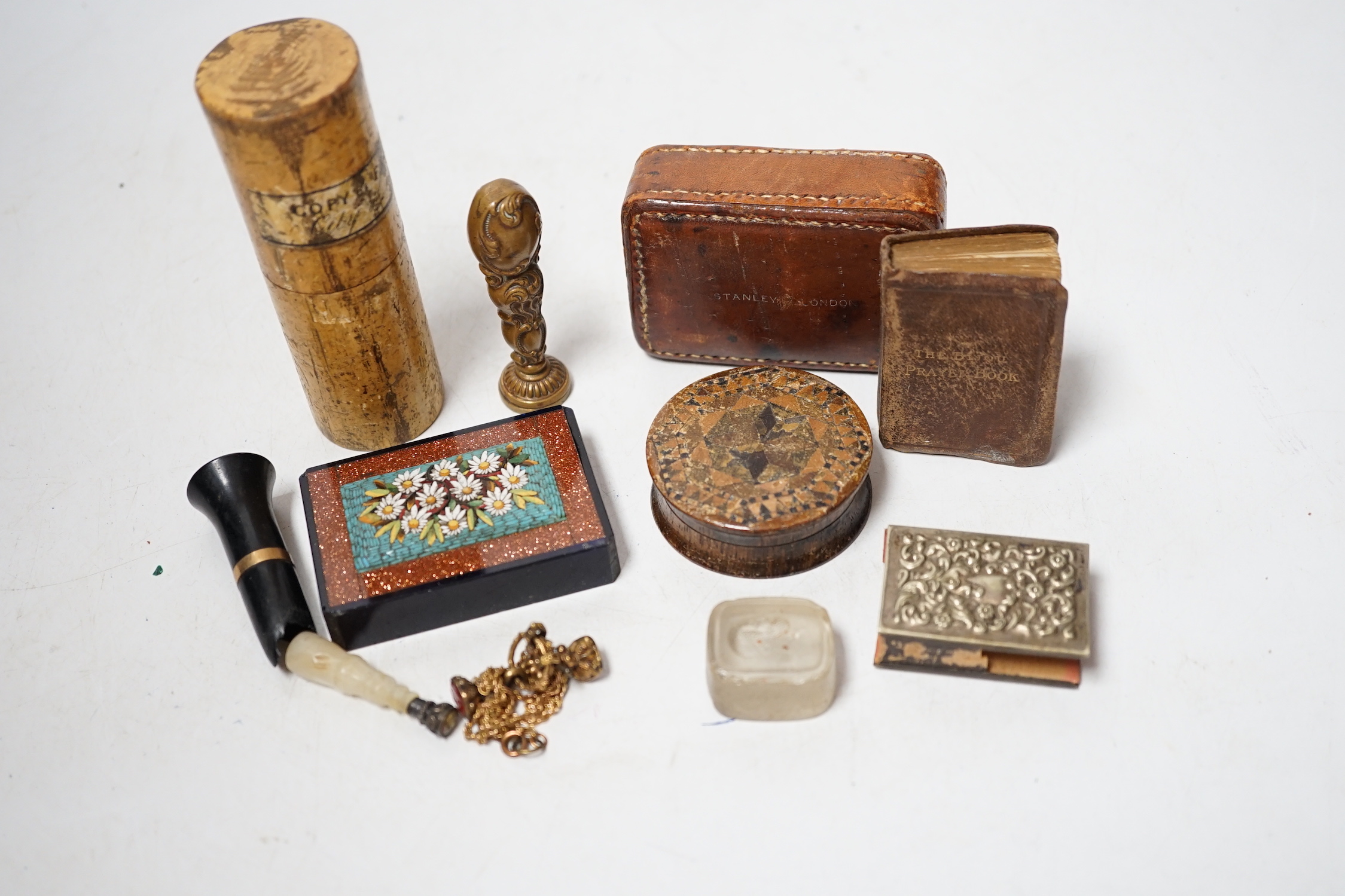 A fountain pen, two desk weights, seals and vertu